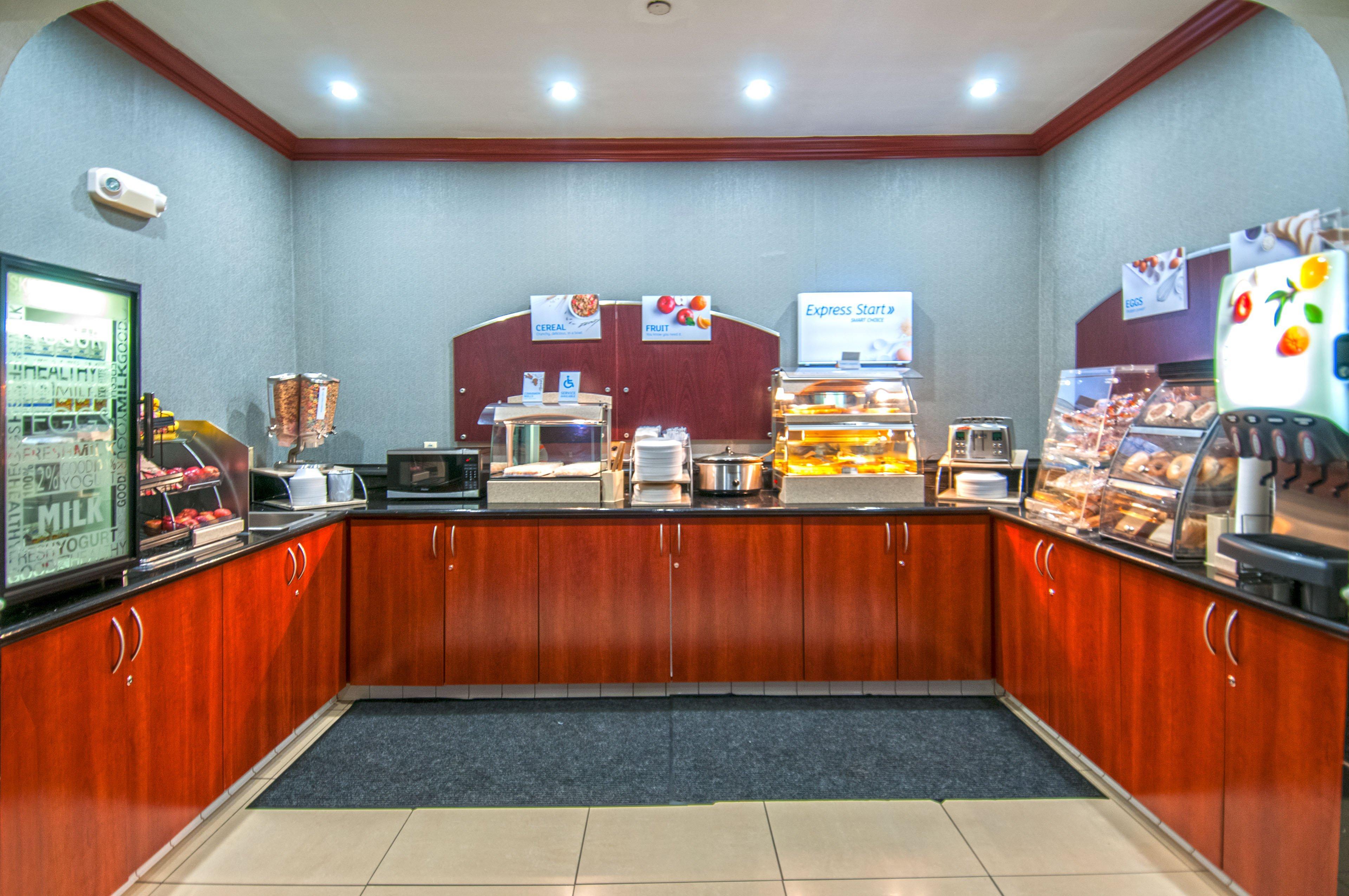 Holiday Inn Express & Suites Bakersfield Central By Ihg Extérieur photo